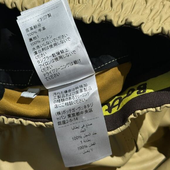 $2,000 Bottega Veneta Lambskin leather adjustable waist shorts - Picture 7 of 7